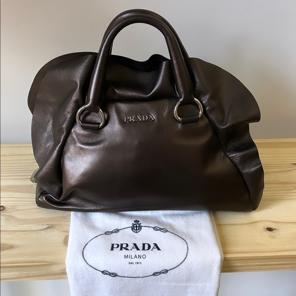 Prada handbag brand new ! - Picture 1 of 5